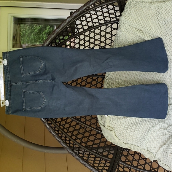 NWT High-rise flare jeans - Picture 7 of 14